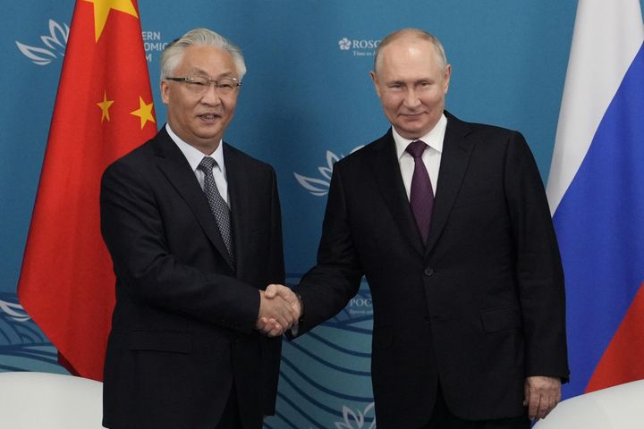 China and Russia Reaffirm Cooperation and Sign Grain Deals at Vladivostok Forum